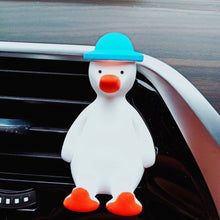 Laden Sie das Bild in den Galerie-Viewer, Car car aromatherapy cartoon refueling duck out of the wind, aromatherapy car, decorative creative ornament decoration - KTStechnixx